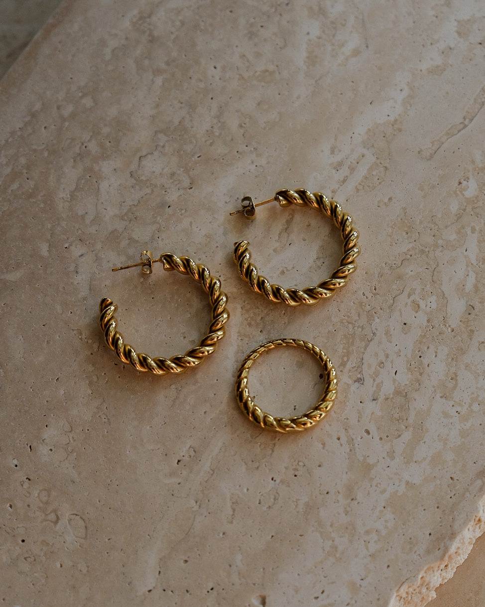 Gia Hoop Earrings
